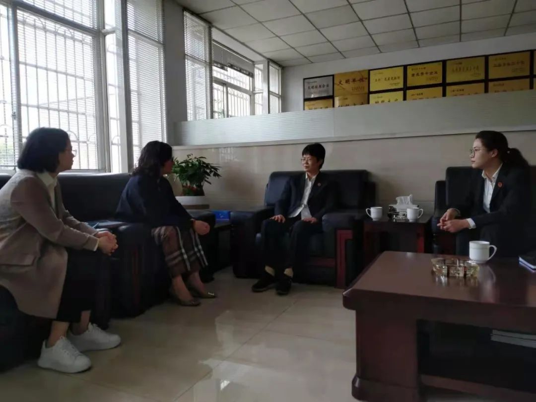 Plenus tempus iudex Zheng Yuqing et praeses Du Hangli de Shengzhou curiae populi venit ad societatem nostram ut opus nostrum dirigat